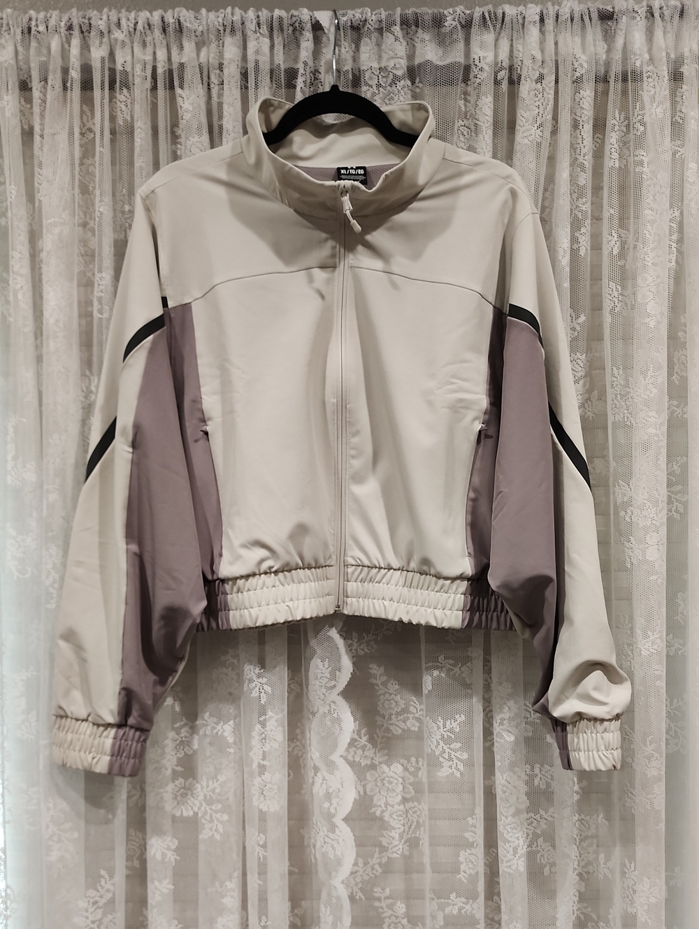 UNDER ARMOUR CROPPED JACKET